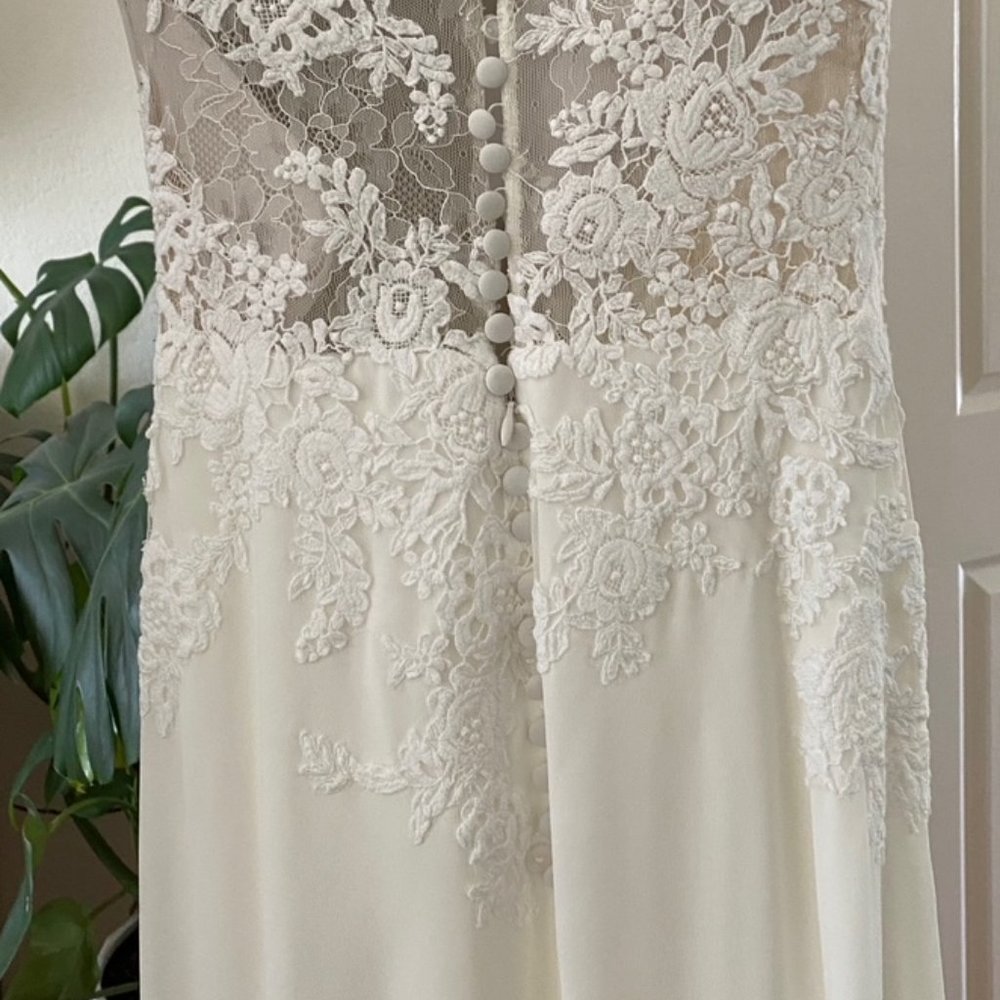 Pronovias Oseleta Wedding Dress - Picture 8 of 15